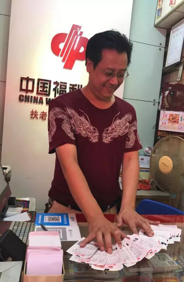热搜，贵州开出双色球6.8亿元巨奖！中奖人现身……