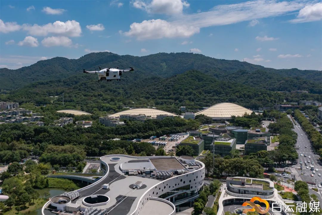 新华全媒+｜低空又添新场景 深圳打造首条口岸场景无人机配送航线