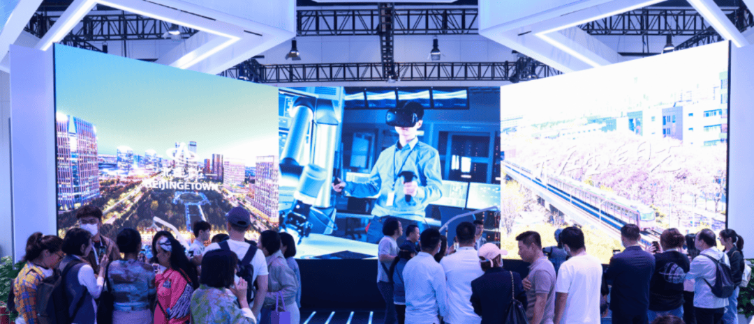 实探第二十七届科博会：AI赋能 人形机器人领衔展演